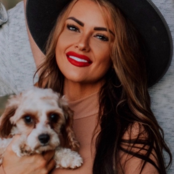 Meet your Posher, Ash - Picture 6 of 16